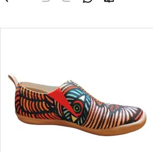 UIN Multicolor Owl Slip-On Shoes